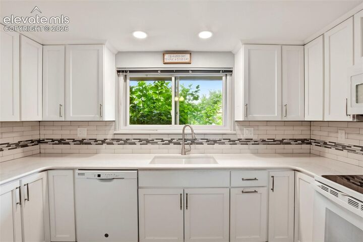Property Photo:  1442 Bellaire Drive  CO 80909 