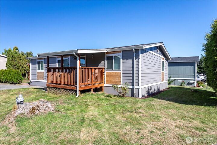 Property Photo:  31600  126th Avenue SE 57  WA 98092 