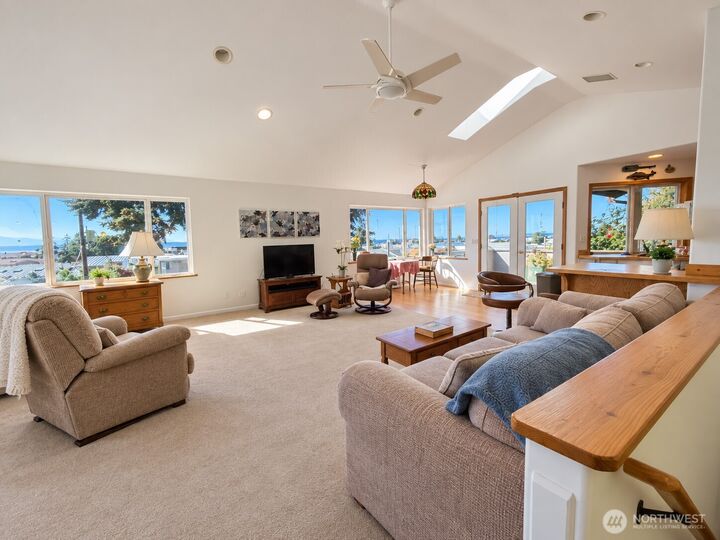 Property Photo: 3659 Shorewood Avenue WA 98253