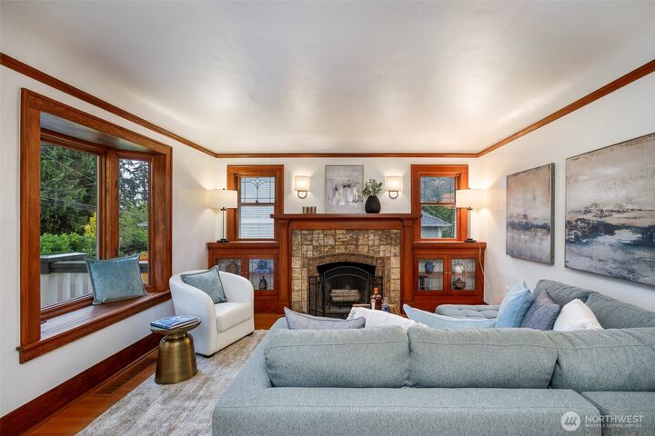 Property Photo: 1011 NE 103rd Street WA 98125