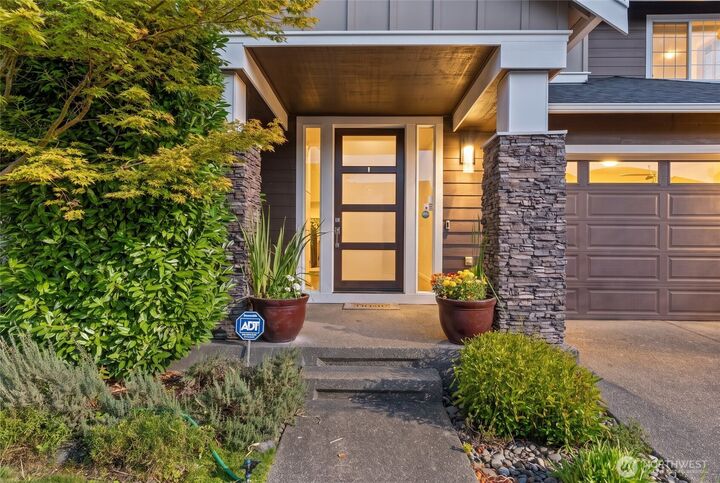 Property Photo: 13204 SE 306th WA 98092
