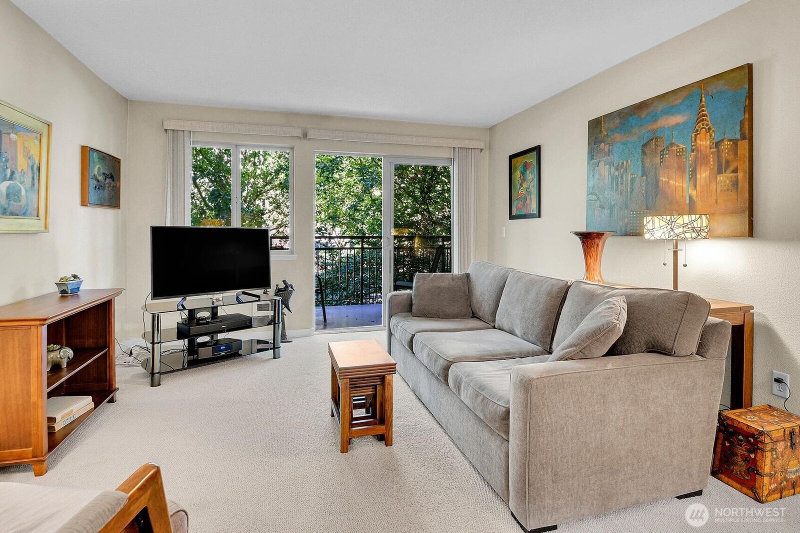 Property Photo: 275 W Roy Street 205 WA 98119