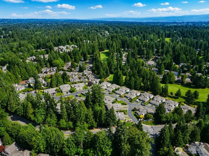 Property Photo:  2009  Mill Pointe Drive SE  WA 98012 