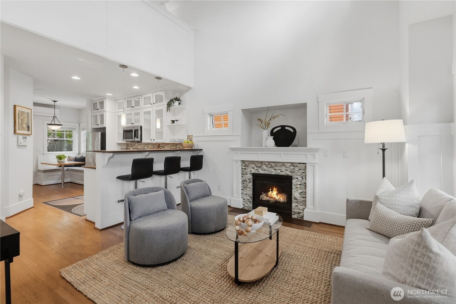 Property Photo:  1615 A  21st Avenue  WA 98122 