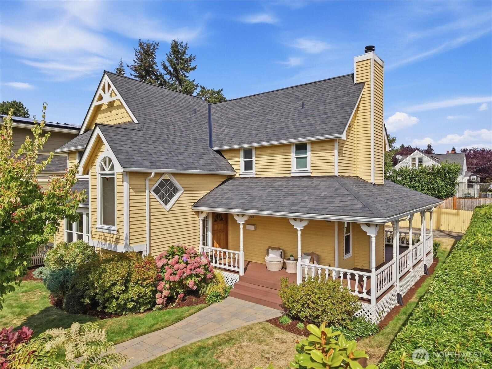 Property Photo: 560 N 76th Street WA 98103