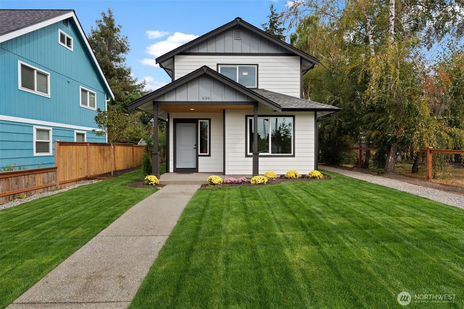 Property Photo:  939 E 61st Street  WA 98404 