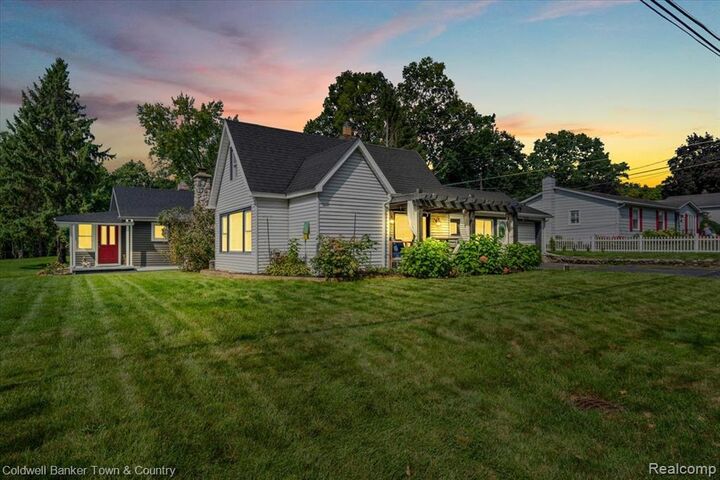 Property Photo:  2710 Lakeridge  MI 48393 