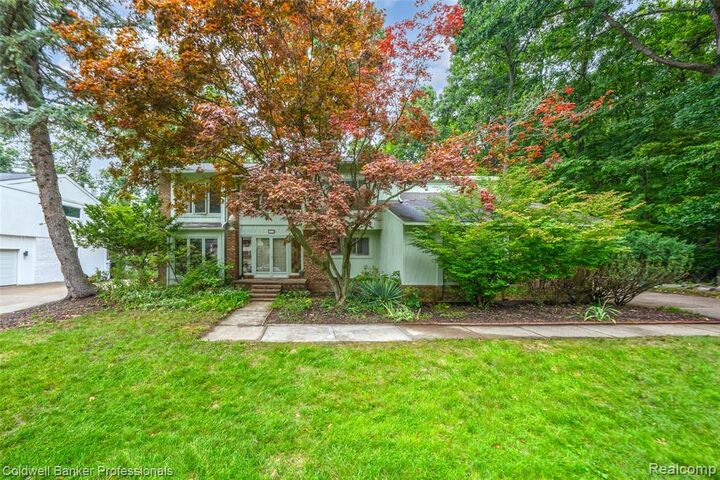 Property Photo: 7500 Watford Drive MI 48322