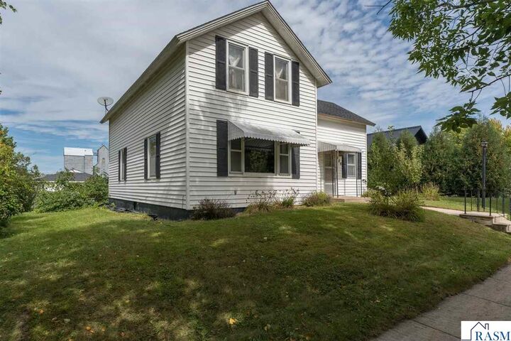 Property Photo:  106 W South Street  MN 56048 