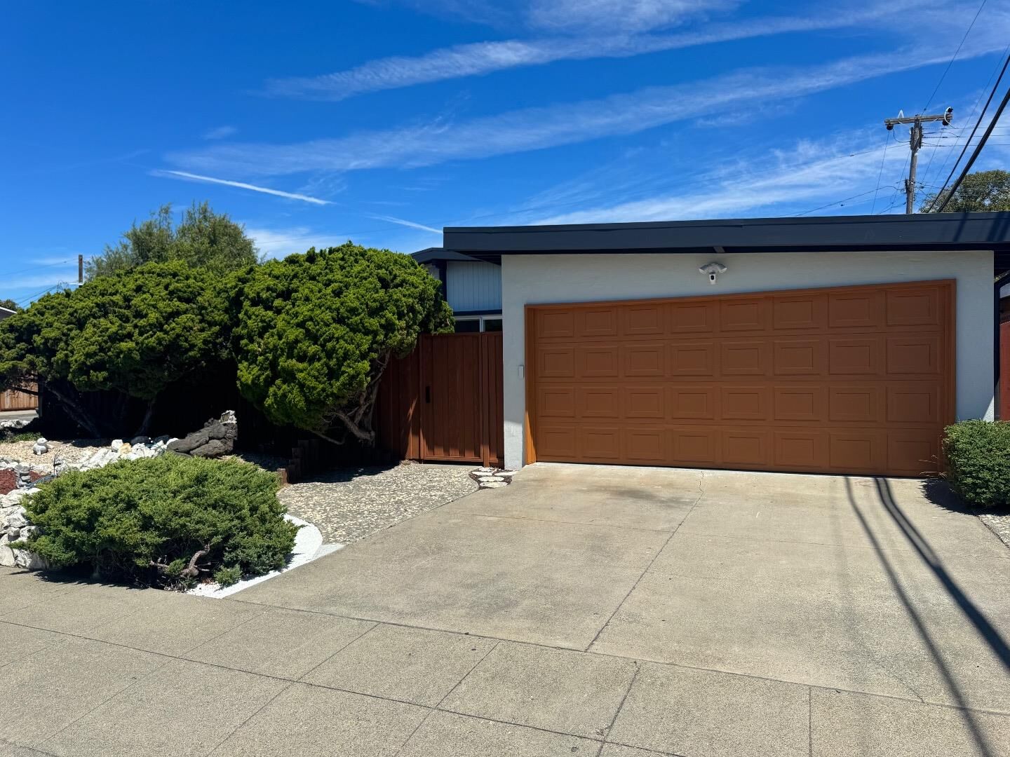 Property Photo: 2411 Holland Street CA 94403