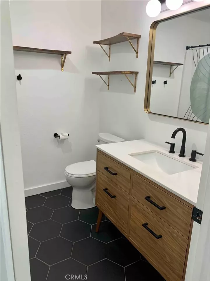 Property Photo: 756 N Inglewood 14 CA 90302