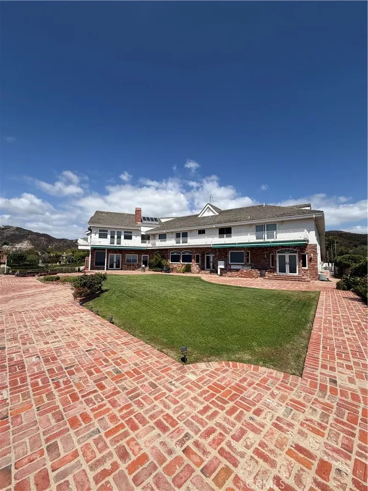 Property Photo: 1464 Via Cresta CA 90272