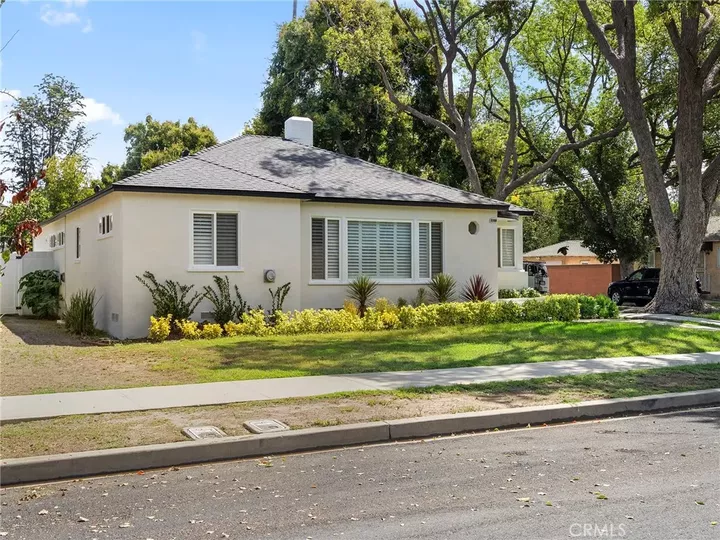 Property Photo:  2700 Eucalyptus Avenue  CA 90806 