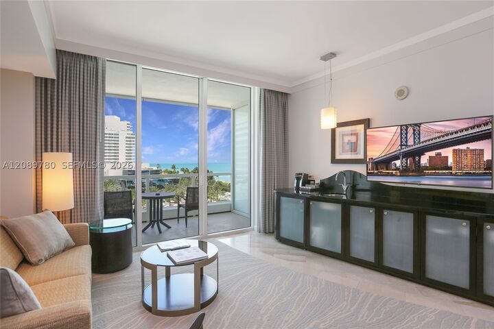 Property Photo: 4391 Collins Ave 605 FL 33140