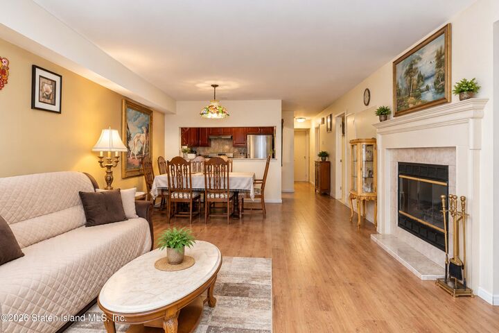 Property Photo:  36 Saturn Lane  NY 10314 