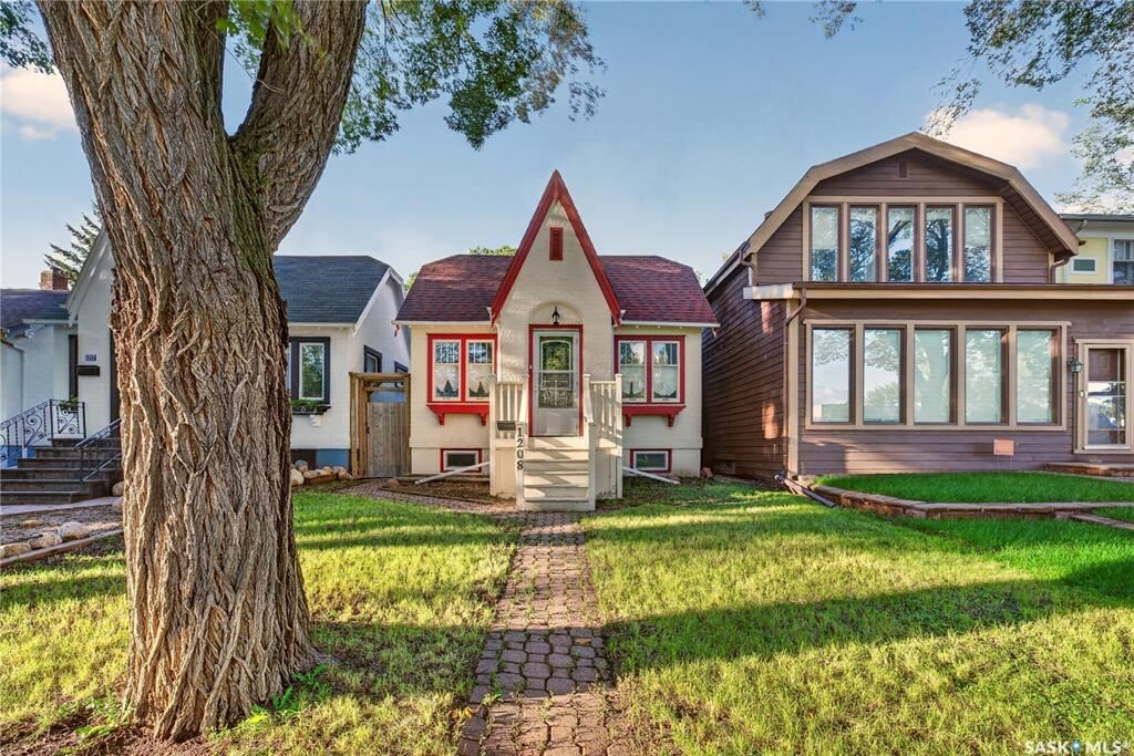 Property Photo:  1208 College Avenue  SK S4P 1A9 