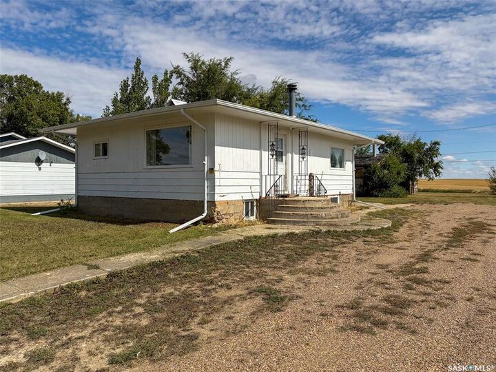 Property Photo:  108 1st Street E  SK S0N 0N0 