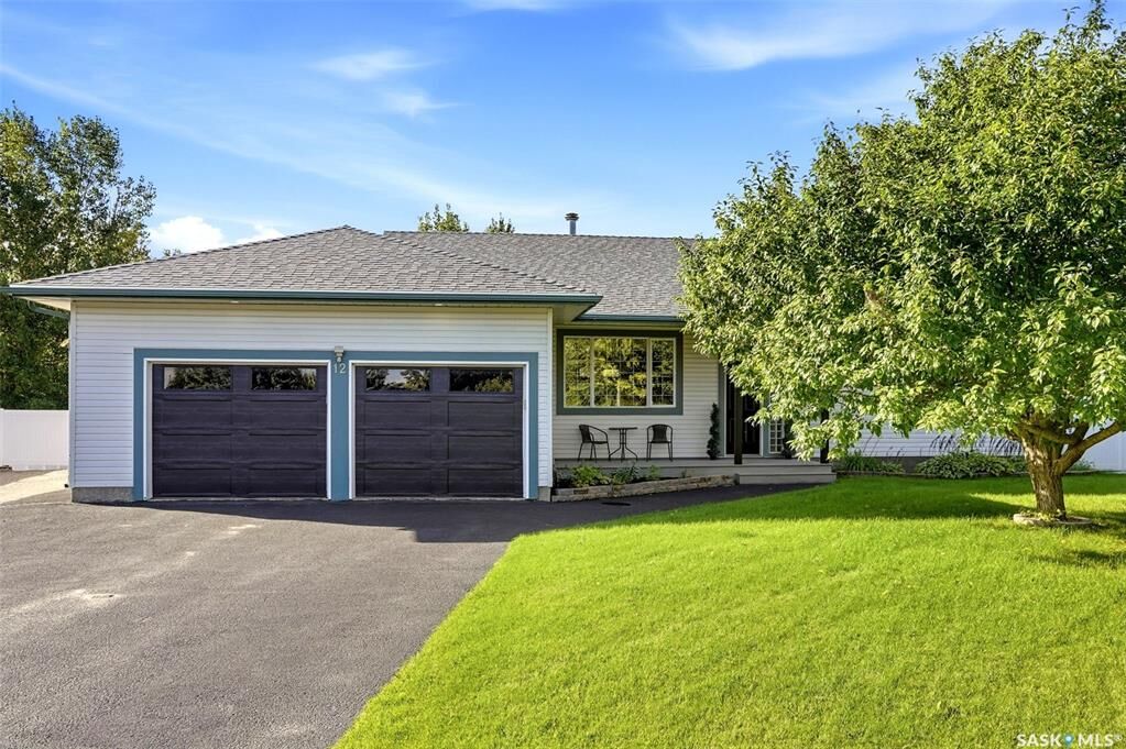 Property Photo:  12 Stern Place  SK S4L 1B2 