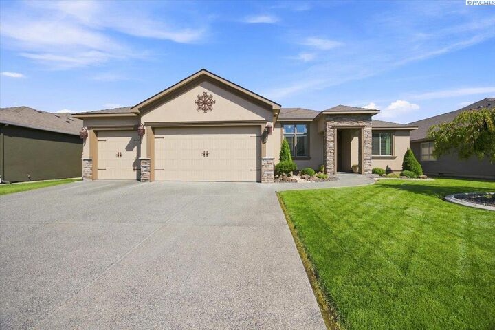 Property Photo: 2255 Copperleaf WA 99354