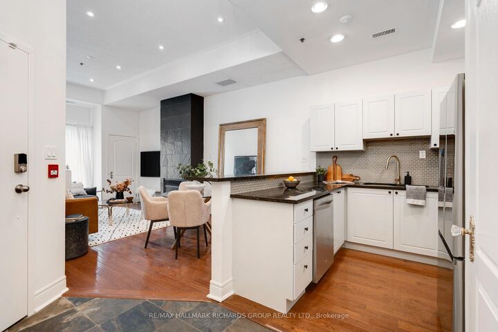 Property Photo:  325 Kingston Road 101  ON M4L 1T8 