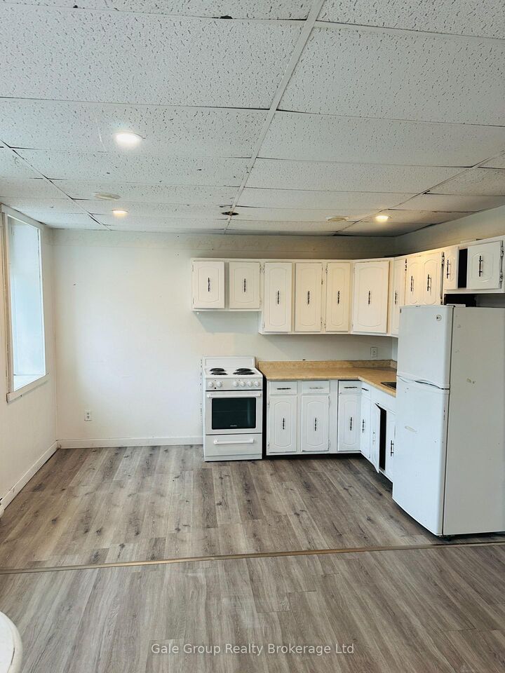 Property Photo:  457 Dundas Street 5  ON N4S 1C2 