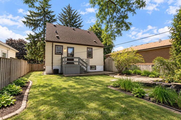Property Photo:  269 Queensdale Avenue E  ON L9A 1L3 