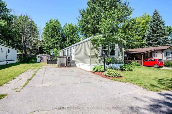 Property Photo:  23 Georgian Glen Drive  ON L9Z 1K8 