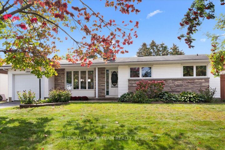 Property Photo:  1844 Greenacre Crescent  ON K1J 6S8 