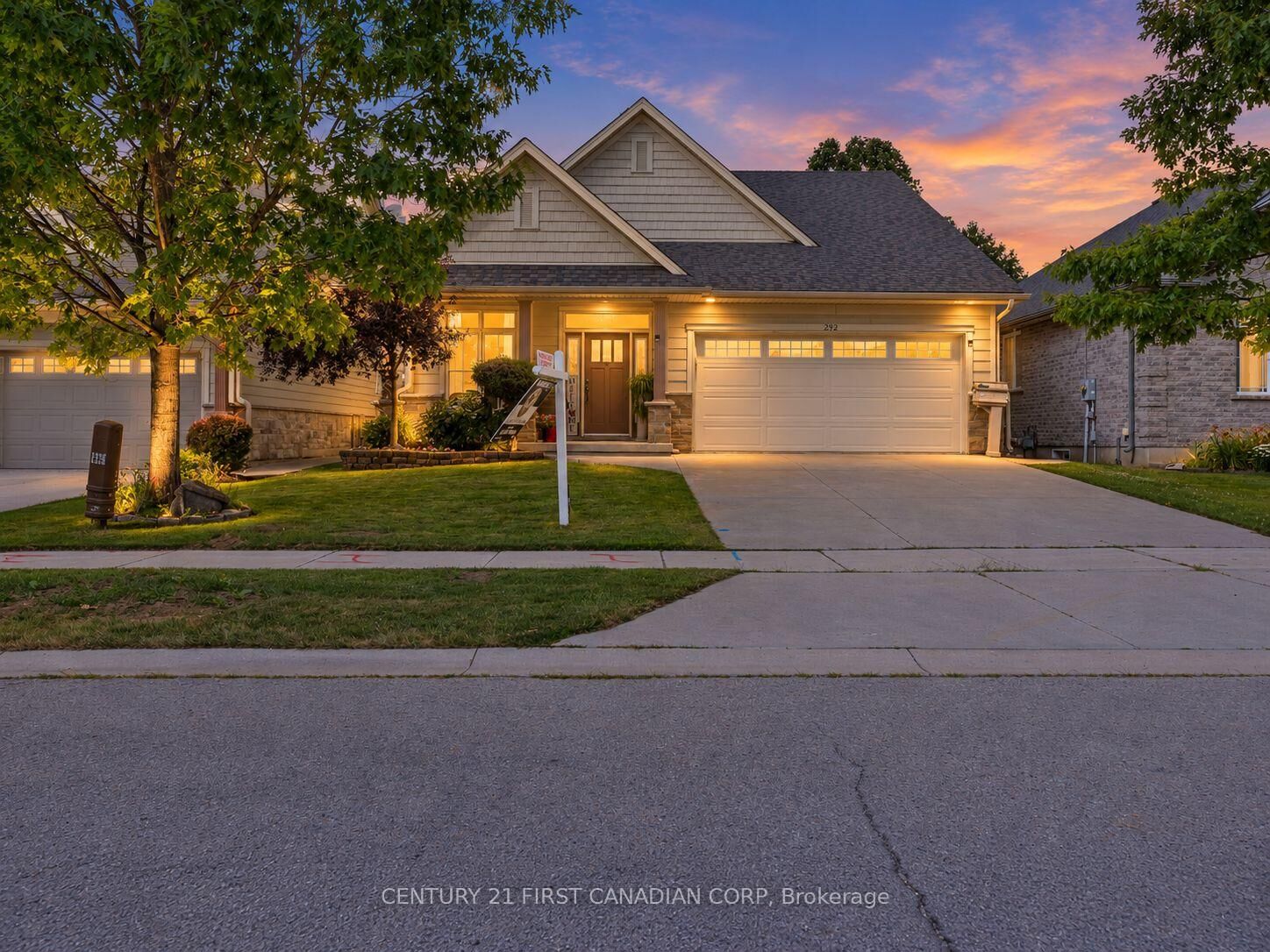 Property Photo:  292 Walnut Street  ON N0M 2J0 