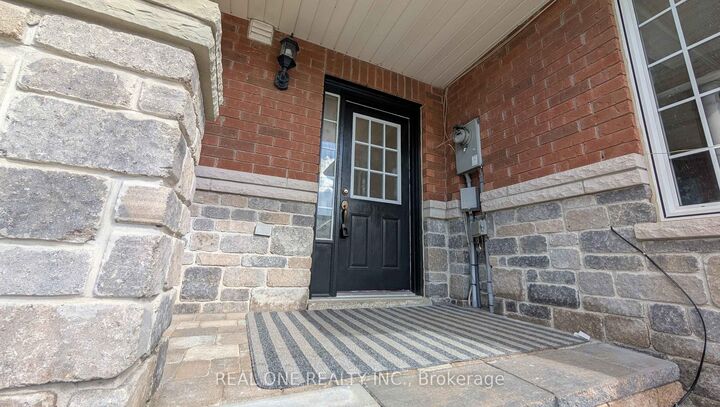 Property Photo:  68 Maffey Crescent  ON L4S 0A7 