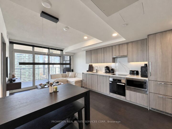 Property Photo:  3 Concord Cityplace Way 2903  ON M5V 0X4 