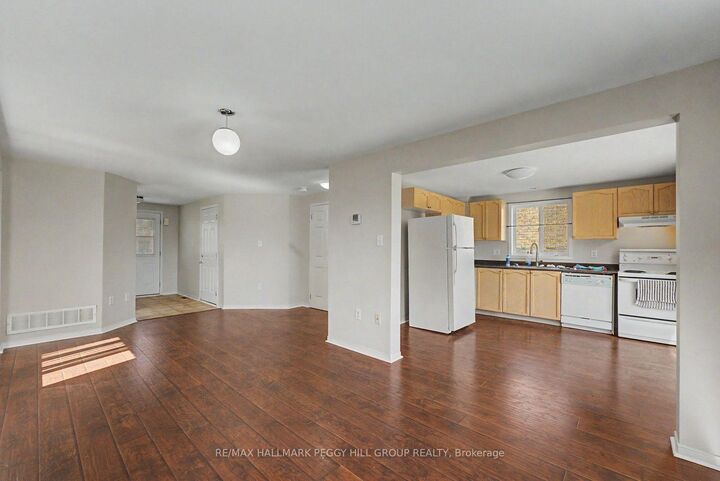 Property Photo:  24 Dunsmore Lane  ON L4M 7A1 