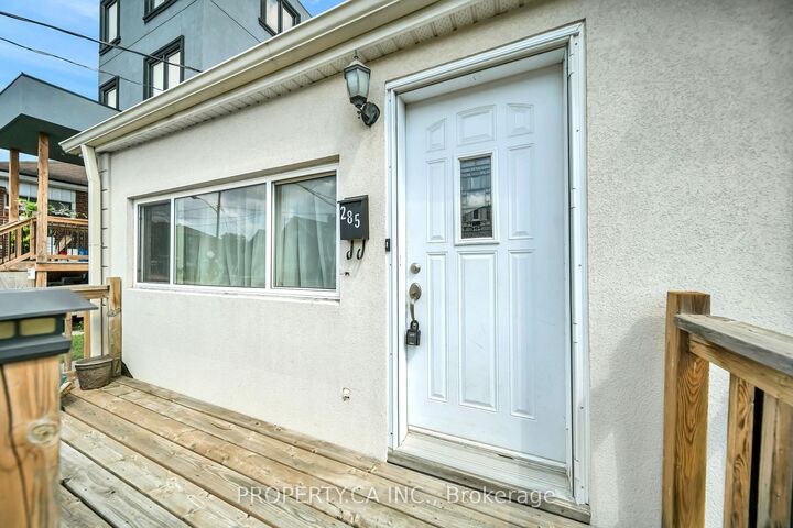 Property Photo:  285 Robina Avenue  ON M6C 3Y9 