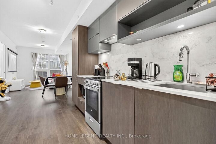 Property Photo:  100 Queen Street E 1106  ON M5C 0B5 