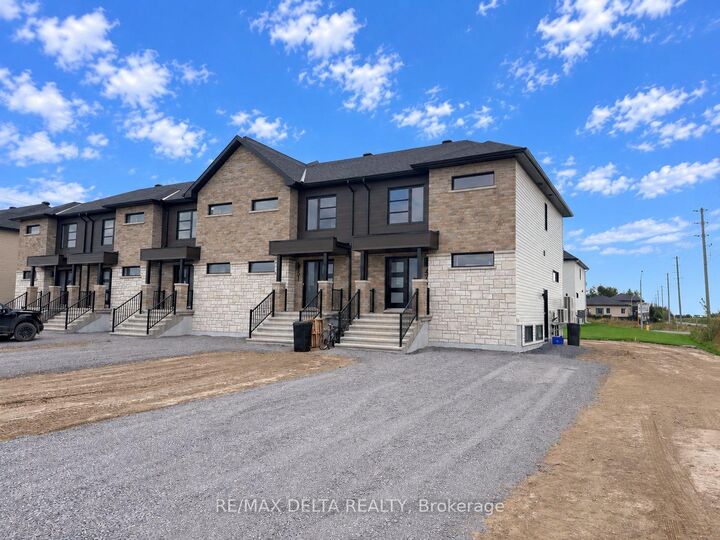 Property Photo: 55 Carpe Street ON K0A 1M0