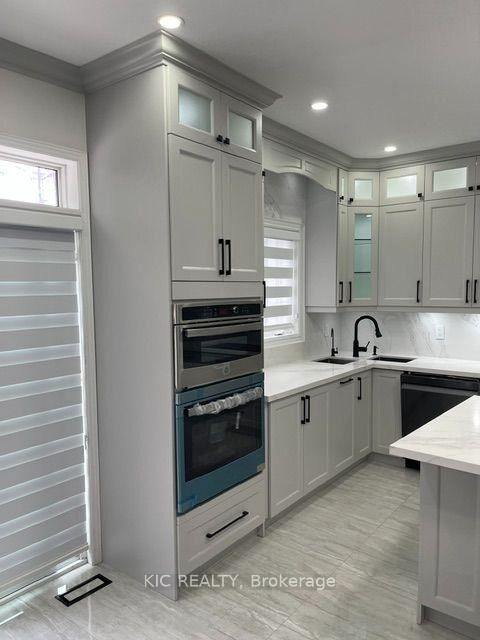 Property Photo:  11 Kistler Street Main &Amp 2nd Flr  ON L6R 0P7 
