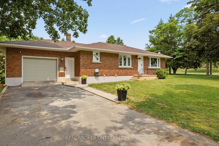Property Photo:  45 Argyle Avenue  ON N4B 1J4 