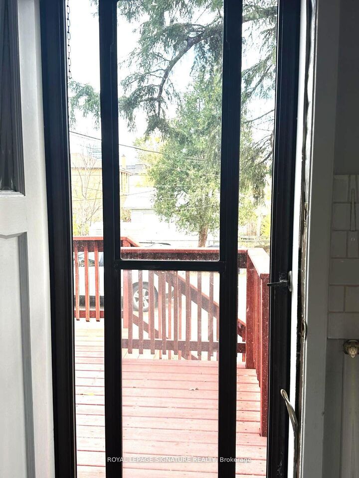 Property Photo:  13 Wesley Street 3  ON M8Y 2W4 