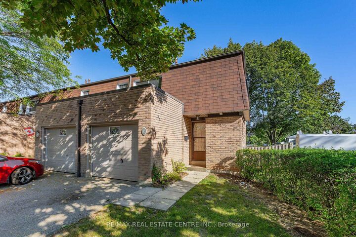 Property Photo:  660 Oxford Road 35  ON L7N 3M1 