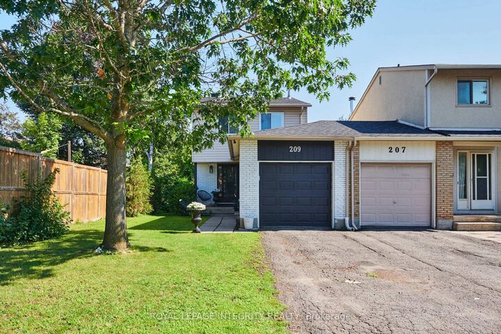 Property Photo:  209 Sherway Drive  ON K2J 2B3 