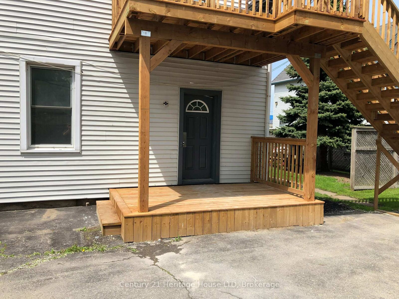 Property Photo:  28 Princess Street #2  ON L2A 1V6 