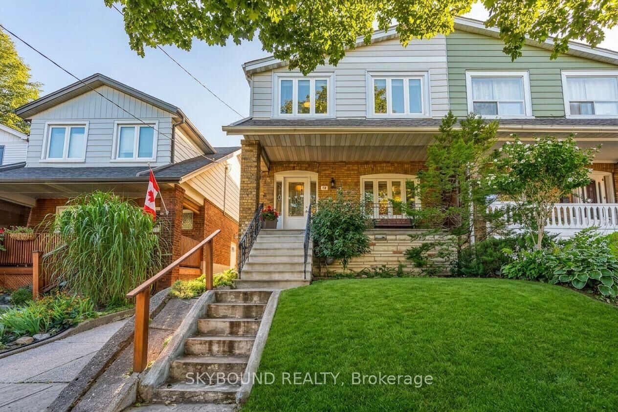 Property Photo:  30 Woodmount Avenue  ON M4C 3X7 