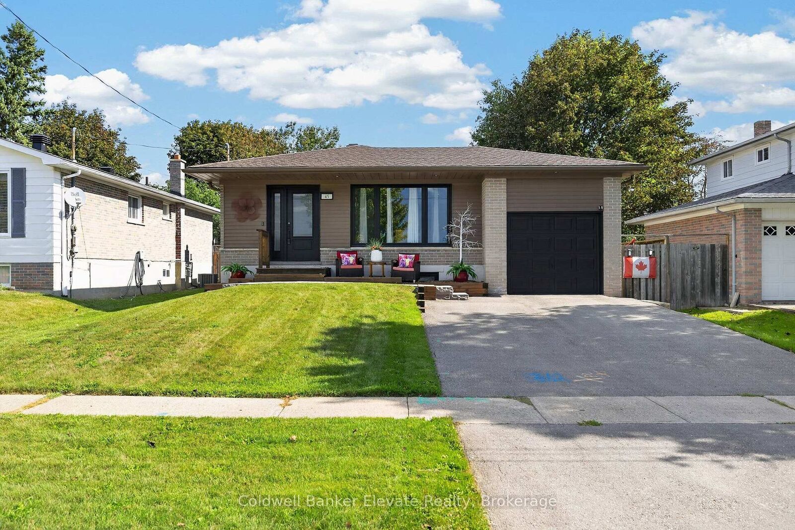 Property Photo:  45 Faludon Drive  ON L7G 1H8 