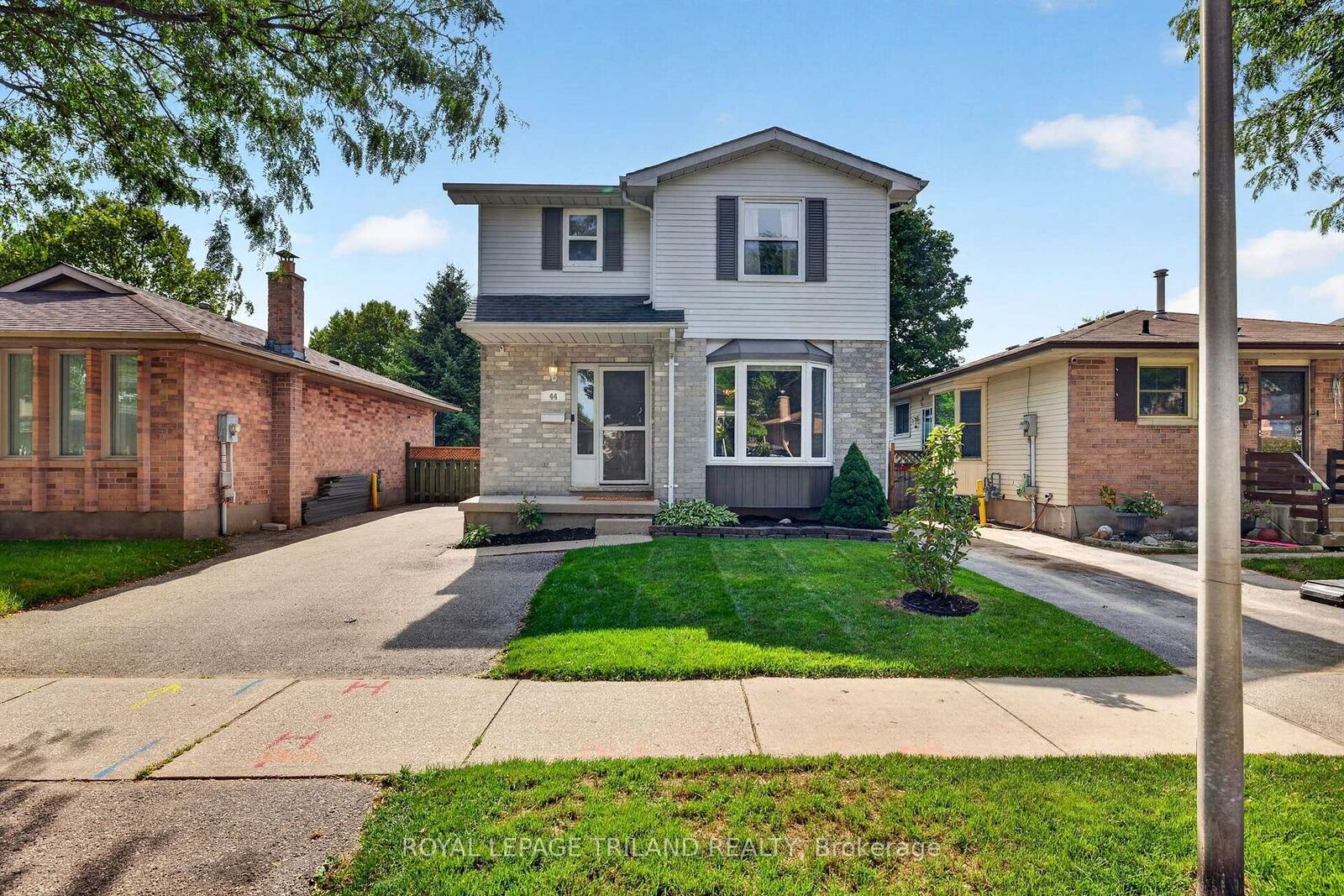 Property Photo:  44 Speight Crescent  ON N5V 3W7 