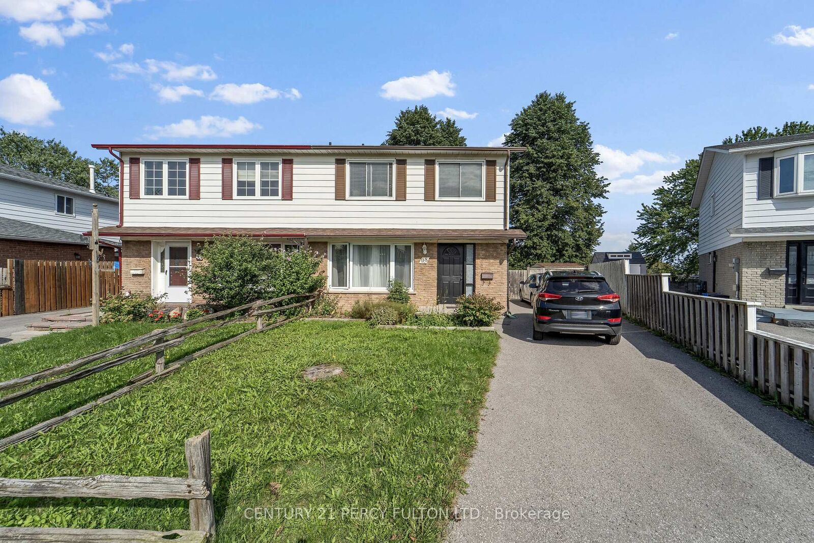 Property Photo:  98 Doreen Crescent  ON L1C 3W8 