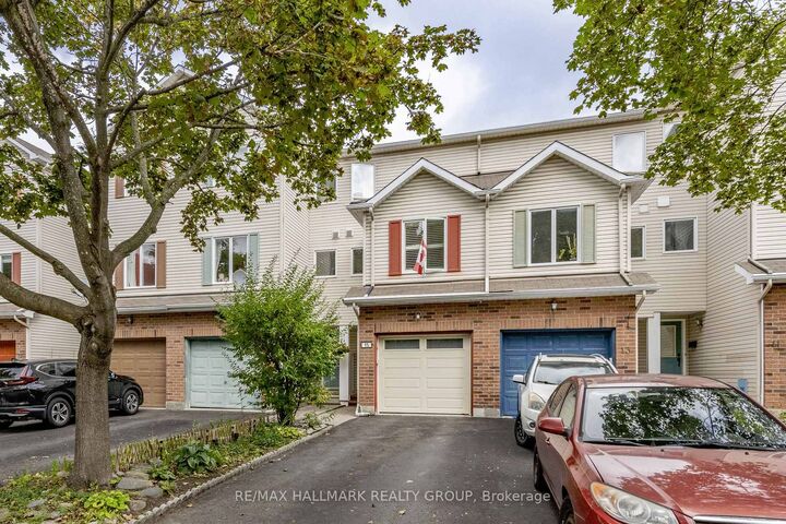 Property Photo:  15 Provender Avenue  ON K1K 4N3 