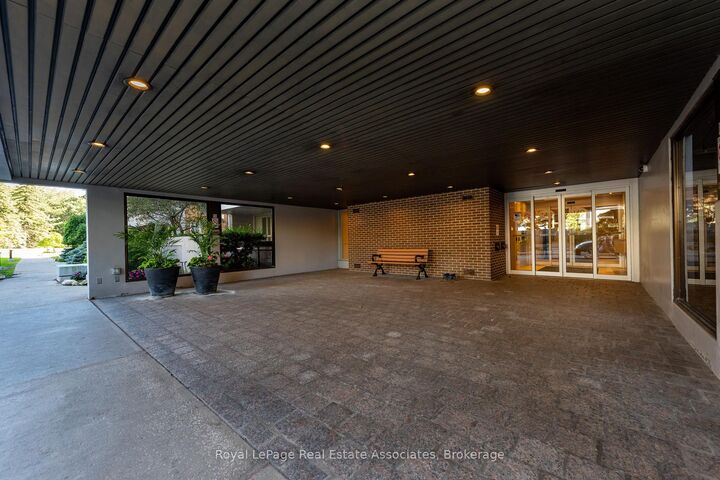Property Photo:  240 Scarlett Road #1906  ON M6N 4X4 