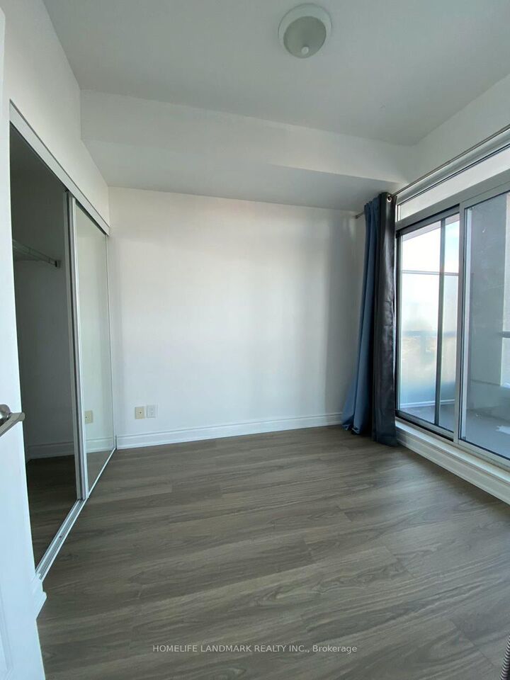 Property Photo:  30 Herons Hill Way 1904  ON M2J 0A7 
