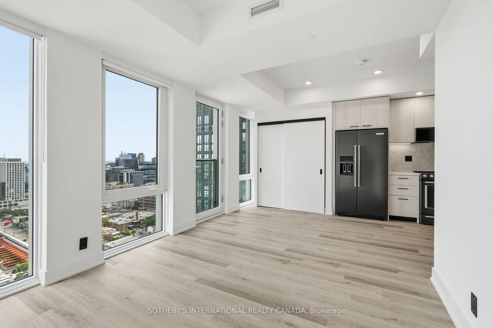 Property Photo:  30 Mutual Street E3005  ON M5B 2A7 