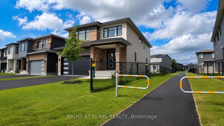 Property Photo: 1220 Diamond Street ON K4K 0M1